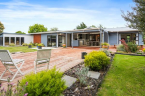 Regent Retreat - Martinborough Holiday Home
